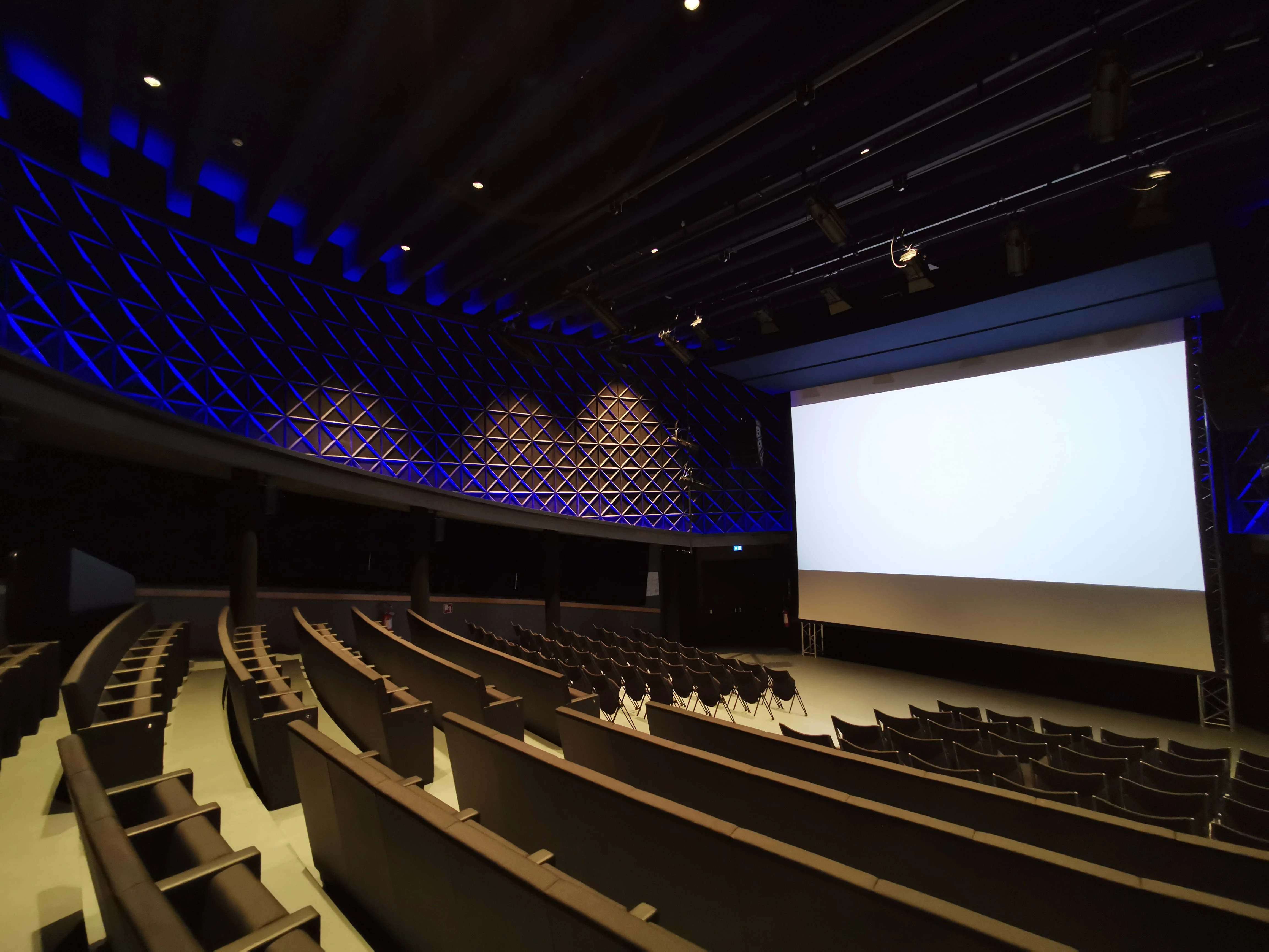 Multimedia- & impianti di illuminazione - Servizio